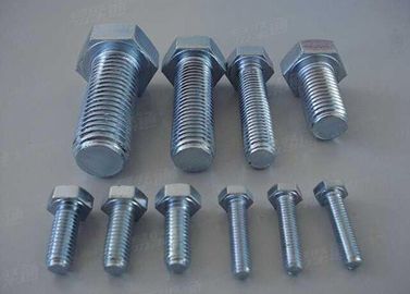 La cabeza de hex. métrica del acero de carbono emperna el grado 8,8 DIN933 de los tornillos 4,8 DIN93116mm-70mm
