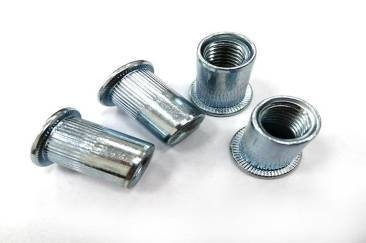 M4 Acero de carbono para fijaciones de tuercas de remaches hexagonales