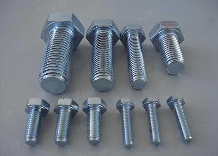 La cabeza de hex. métrica del acero de carbono emperna el grado 8,8 DIN933 de los tornillos 4,8 DIN93116mm-70mm